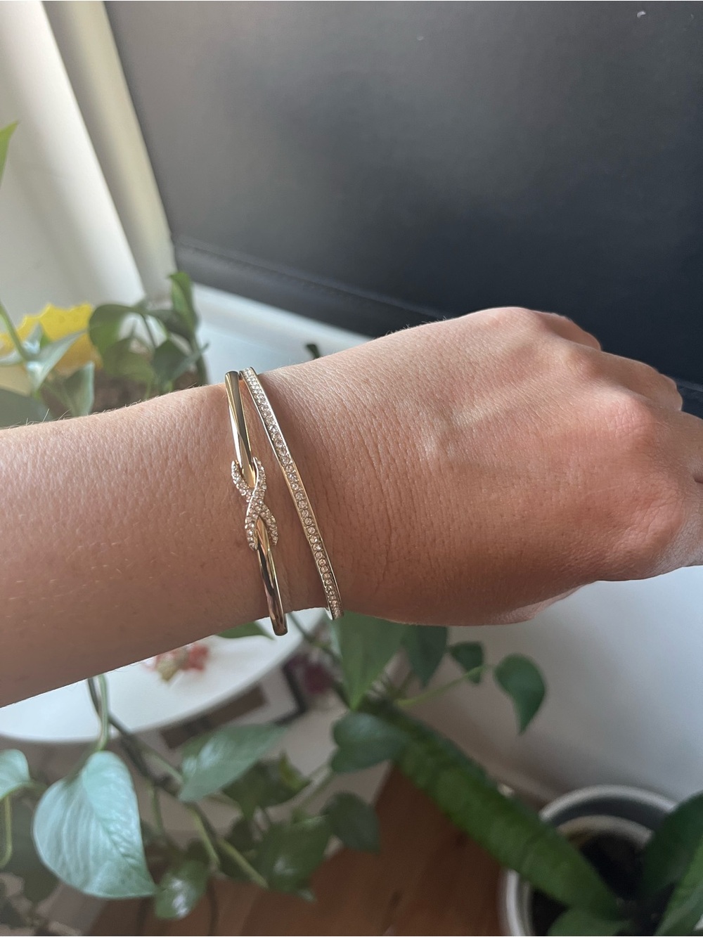 Macys Elegant Gold-Tone Knot and Pavé Bracelet Set - Women